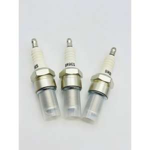 Bujía BR9ES de Alta Calidad Compatible con Yamaha / Suzuki / <span class=keywords><strong>Piaggio</strong></span> / Kawasaki - Product Image 1