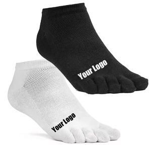 Logo personnalisé vente en gros de <span class=keywords><strong>chaussettes</strong></span> à 5 orteils à la cheville pour hommes noires <span class=keywords><strong>Mini</strong></span> Crew Coolmax cinq doigts Injinjii Toe - Product Image 1