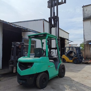 Montacargas Mitsubishi FD30 Usado de Dos Etapas con Mástil de 4.5m, Capacidad de Elevación de 3 Toneladas, Desplazador Lateral Hidráulico, Neumáticos Sólidos, Diésel, Precio Bajo - Product Image 2
