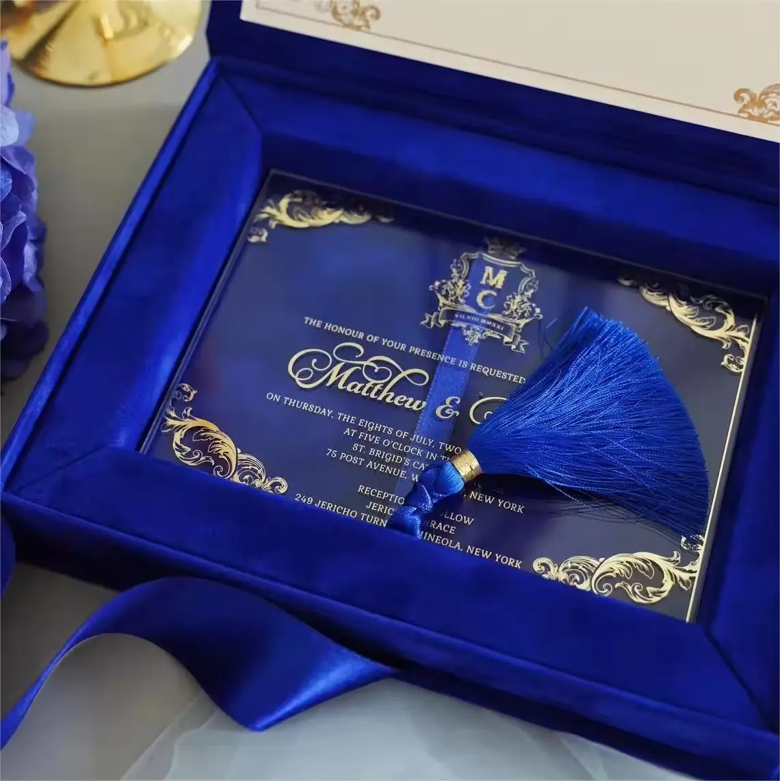 Caja de terciopelo de lujo personalizada Nicro, tarjetas de invitación de boda con estampado dorado de tapa dura, invitaciones de boda acrílicas de alta calidad