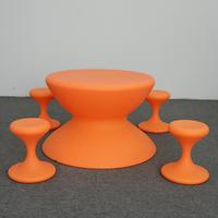 Table de jardin de luxe, chaise longue, table de bord de piscine
