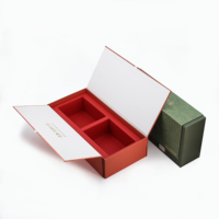 Emballage cadeau en carton rouge avec logo personnalisé en encre de soja, imperméable, doublé d'éponge, à double ouverture magnétique