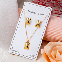 CUMAI Ensemble de bijoux plaqué or 18 carats en acier inoxydable, collier et boucles d'oreilles multi-formes, accessoires de mode décontractés pour femmes, vente en gros