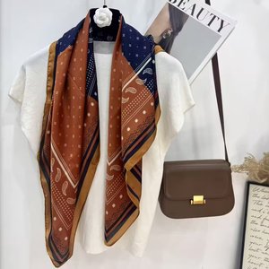 Foulard quadrato in raso con stampa Paisley retrò 90x90 cm, <span class=keywords><strong>bandana</strong></span> blu navy e <span class=keywords><strong>marrone</strong></span>, accessorio moda donna per collo e testa - Product Image 2