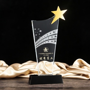 Trofeos de Cristal Transparentes en Rojo, Naranja y Dorado para Golf, Fútbol y Deportes, Premios Personalizables - Product Image 3