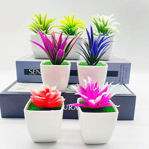Plantas Suculentas Artificiales Qi Xing de 10 cm, Plantas en Maceta de Plástico para Escritorio, Decoraciones Ecológicas - Product Image 1