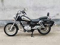 Motocyclette cruiser vintage Haojuee Suzuki GZ150-A 150cc refroidie par air avec des boîtes latérales rigides