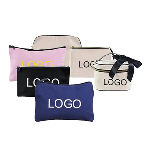 Pochette de maquillage noire en toile de coton, écologique, avec fermeture éclair, personnalisable avec logo, idéale pour le rangement de cosmétiques en voyage – Cadeau abordable - Product Image 1