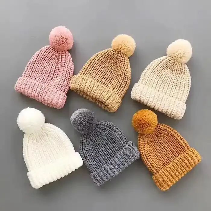 Topi rajut bayi, gaya baru hangat topi musim dingin bayi dengan warna sama pompom