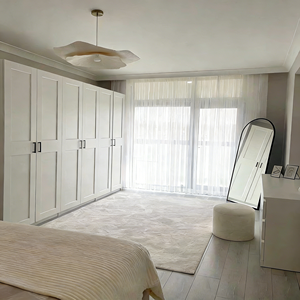 Armoire BALOM sur mesure de style shaker moderne, blanche, avec un grand espace de rangement, meubles de chambre à coucher pour une pièce lumineuse - Product Image 5