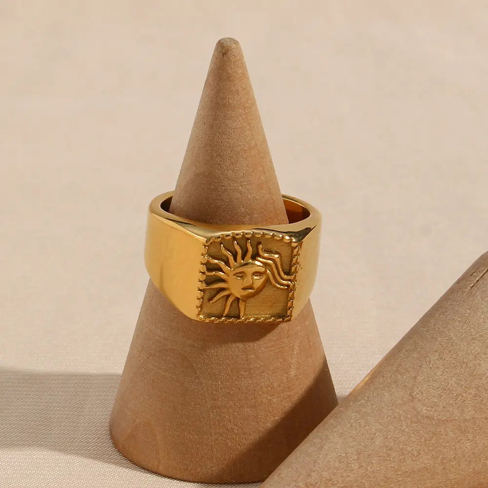 Sfang New 18K mạ vàng thép không gỉ xỉn màu miễn phí không thấm nước Cổ Điển Thời Trung Cổ Sun dập nổi Thiết kế vòng cho phụ nữ