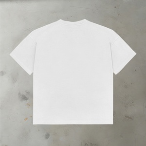 Camiseta Oversize con Hombros Caídos y Estampado Gráfico DTG de Alta Definición con Efecto Desgastado, Personalizada, Proveedor de Ropa al por Mayor - Product Image 3
