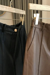 Shorts en cuir véritable pour femme à taille mi-haute – Mode estivale décontractée, cuir véritable doux, shorts tendance pour femme - Product Image 5
