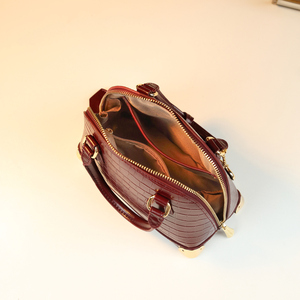 Sac à main Niche en cuir gaufré crocodile couleur unie, style <span class=keywords><strong>luxe</strong></span> léger français pour femme, avec rivets et pendentif cœur - Product Image 3