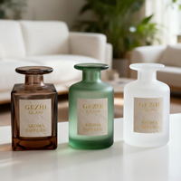 Bouteille en verre ambré moderne de 50 ml, 100 ml, 150 ml, 200 ml, diffuseur de parfum vide, bouteille carrée pour diffuseur à bâtonnets, ambiance avec boîte