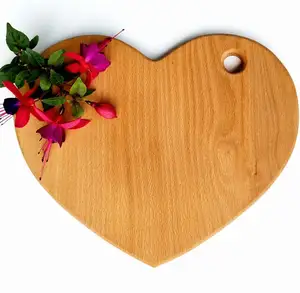 Boda San Valentín aniversario regalo en forma de corazón madera decorativa tabla para servir pan queso tabla para cortar