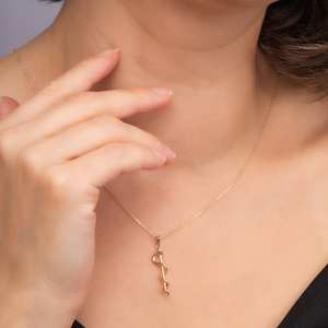 उपहार नर्सों के लिए डॉक्टरों 18K सोना मढ़वाया Caduceus दवा के प्रतीक, हीलिंग प्रतीक साँप लटकन हार - Product Image 4