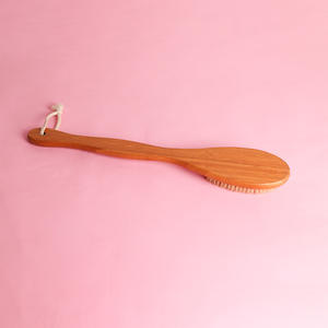 Le fabricant fournit des brosses de massage en bois, des brosses à dos à long manche en poils de sanglier, des brosses de bain et d'autres produits de bain. - Product Image 2