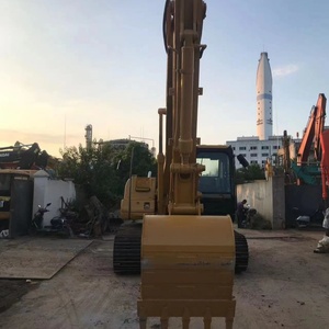 รถขุดตีนตะขาบไฮดรอลิก Caterpillar 320C มือสอง ขนาด 20 ตัน ประสิทธิภาพสูง พร้อมเครื่องยนต์และเกียร์  ขายดีที่สุด - Product Image 4
