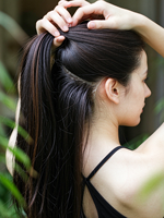 Vente en gros de postiches synthétiques classiques de 22 pouces, lisses et foncés, à clipser, extensions longues et soyeuses pour femmes, à porter au quotidien