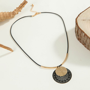 Nuova Collana con Ciondolo a Torta Rotonda in Rete Personalizzata, Stile Europeo e Americano, Semplice ed Elegante - Product Image 3