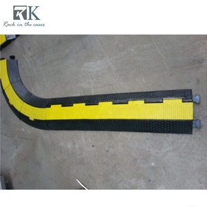 Heavy Duty Cable Ramp 1 2 3 4 <b>5</b> Channel Cable Protector Rubber Cable Ramp for Outdoor Indoor Use - Product Image 3