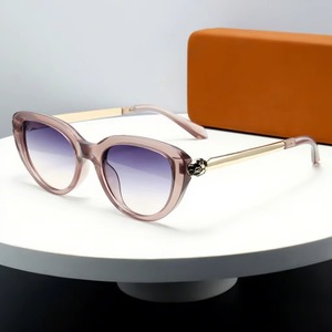 Gafas de Sol de Ojo de Gato para Mujer, Montura Completa de Metal, Protección UV400, Ligeras, Duraderas, Modernas, con Ajuste Cómodo - Product Image 2