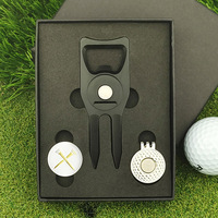 Outil de réparation de divots de golf 6-en-1 en aluminium moulé sous pression de haute qualité avec nettoyeur de rainures et marqueur de balle à clipser sur chapeau