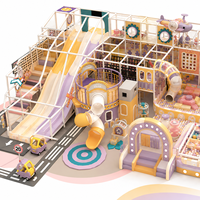 Structure de jeu intérieure commerciale pour enfants, personnalisée, écologique, durable, à thème sucré, avec toboggan en spirale et structure d'escalade