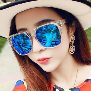 Gafas de Sol Unisex Qianai, Montura Negra, Lentes con Protección UV400, Estilo con Remaches, I2-677 - Product Image 3