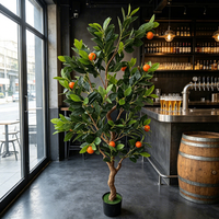 Moderne decoratieve items, levensechte kunstmatige sinaasappelboom, kunstplant van plastic, bloemstukken, binnen- en buitendecoratie voor de tuin.