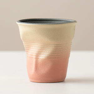 Tasse à latte en céramique pétrie à la main vintage et créative Tasse à expresso en poterie grossière avec design en <span class=keywords><strong>origami</strong></span> irrégulier pour les fêtes - Product Image 6