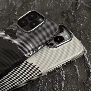 Phong Cách Sang Trọng Sợi Carbon Sáng Kẻ Sọc Pixel Cứu Trợ Mô Hình Điện Thoại Từ Trường Hợp Đối Với <span class=keywords><strong>iPhone</strong></span> 16 15 12 Pro Max Cộng Với Safemag PC - Product Image 3