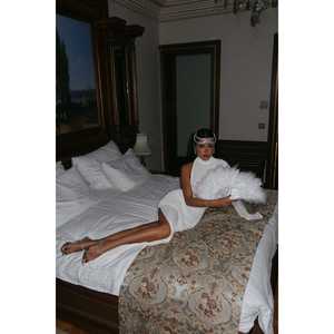 Robe de soirée blanche à détail fenêtre - Product Image 3