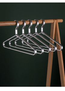 Cintres en métal personnalisés en gros, antidérapants, en alliage d'aluminium doré, pour manteaux, costumes, chemises, vêtements et robes de mariée - Product Image 5