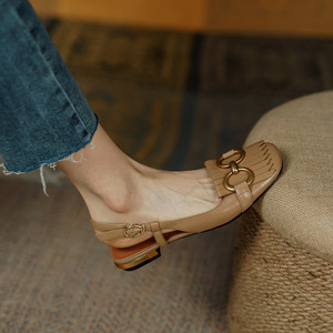 Chaussures plates pour femmes à pampilles, style Baotou, vente en gros directe usine - Product Image 3