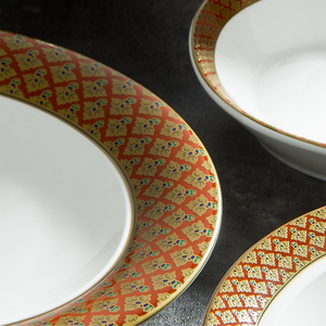 JQY Assiettes à dîner en céramique à bord doré Vaisselle de table de luxe à bord doré Assiettes blanches en <span class=keywords><strong>porcelaine</strong></span> de restaurant haut de gamme avec bordure dorée - Product Image 5