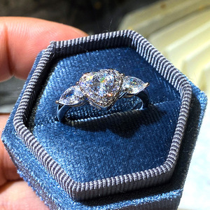 Bague de fiançailles en zircon pour couple, pour homme et femme, bijoux élégants et tendance pour les doigts - Product Image 4
