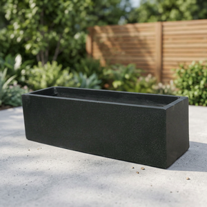 Jardinera Rectangular Negra Minimalista de Hormigón para Uso en Exteriores, Jardín, Flores y Plantas Verdes - Product Image 1