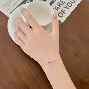 ดีไซน์มินิมอล Dylam เงินแท้ 925 ประดับเพชรคิวบิกเซอร์โคเนีย 5A สร้อยข้อมือปรับขนาดได้พร้อมตัวล็อกแบบเลื่อนสำหรับผู้หญิง - Product Image 3