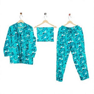 Meilleures ventes - Robe de nuit élégante au design nouveau - Ensemble de pyjama en coton à imprimé floral fait main - Disponible en différentes tailles pour femmes - Product Image 1
