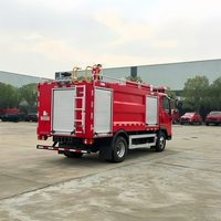 Camion-citerne à eau diesel Sinotruk HOWO 4X4 pour intervention d'urgence, 4 roues motrices, 5001-7000L, à prix avantageux