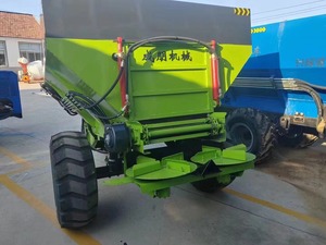 Esparcidor de estiércol remolcado por tractor de 50HP | Capacidad de 5m ³ con sistema de doble disco - Product Image 4