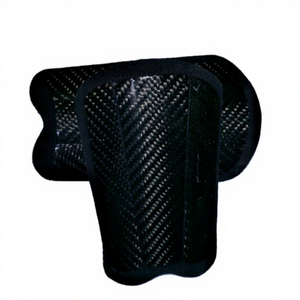Espinilleras de Fútbol de Alta Calidad Personalizadas de Fibra de Carbono y Poliéster - Product Image 1