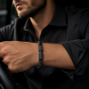 Bracciale Trendy in Vera Pelle con Chiusura Magnetica in Acciaio Inox e Pietra Naturale di Lava Nera, Stile Punk, Regalo per Uomo - Product Image 1