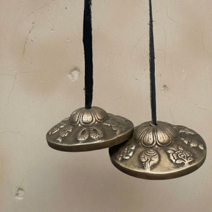 Cymbales Tingsha de guérison avec un son vibrant profond pour le Reiki et l'équilibrage des chakras - Product Image 1