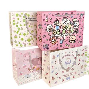 Collection de sacs cadeaux haut de gamme en carton rigide épais blanc, grande capacité, imprimé, simple, exquis, sac à main motif dessin animé - Product Image 5