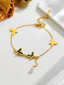 Nouveau design tendance, bracelet à maillons en acier inoxydable plaqué or pour femme, avec trèfle ajouré et perles fines – Classique - Product Image 5