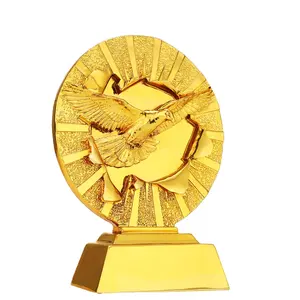 Fabriek Custom Verschillende Polyresin Gouden Voetbal Trofee Hars Voetbal Medaille Voor Collectie
