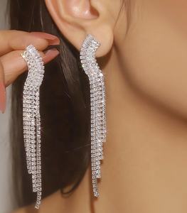 ต่างหูแบบคล้องหูสไตล์ยุโรป-อเมริกัน ประดับเพชรซิรคอน ดีไซน์โดดเด่น ระย้าเพชรเต็มเส้น ยาว สำหรับแฟชั่น - Product Image 6